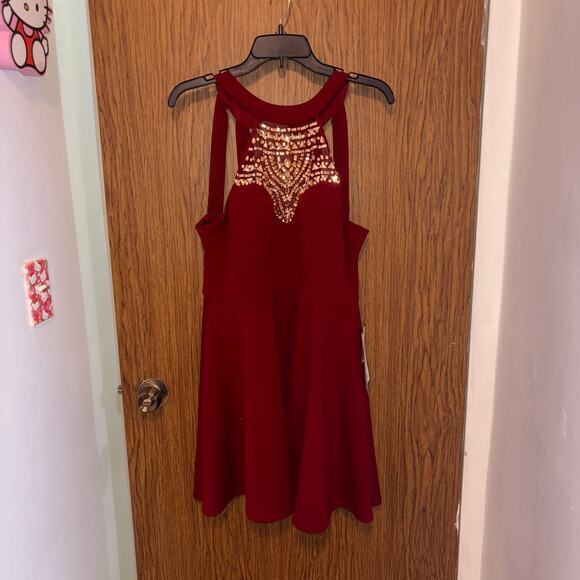 B Darlin Red Fit and Flare Party Dress with Beaded Detail, Size 13/14, NWT - Picture 1 of 7